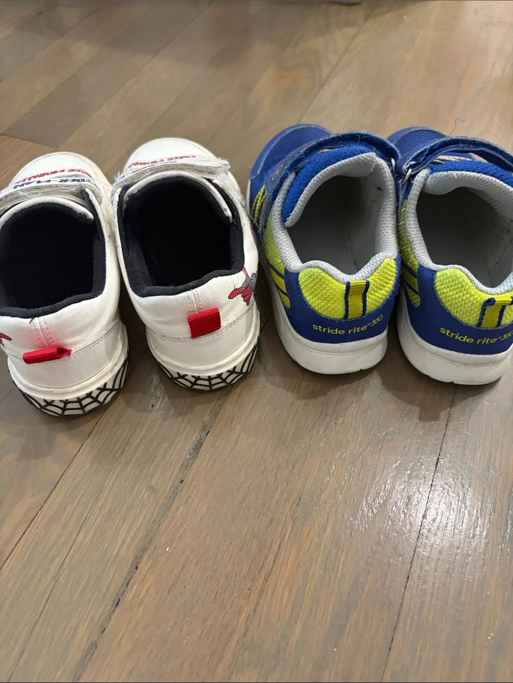 Boys 11 sneakers Spider-Man & stride rite 360 guc